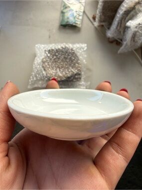 Classic White Ceramic Serving Dish - Sleek Home Dining Bowl